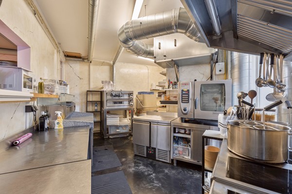 Medium property photo - Van Hallstraat 613, 1051 HE Amsterdam